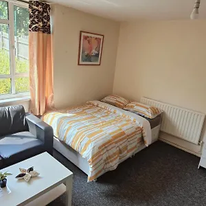  Apartment Ensuite Flat